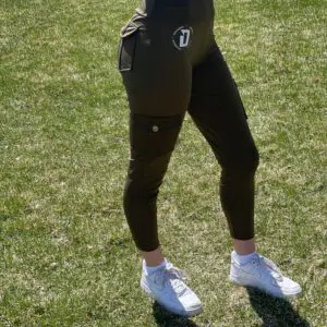 Green side view 4 pocket legging