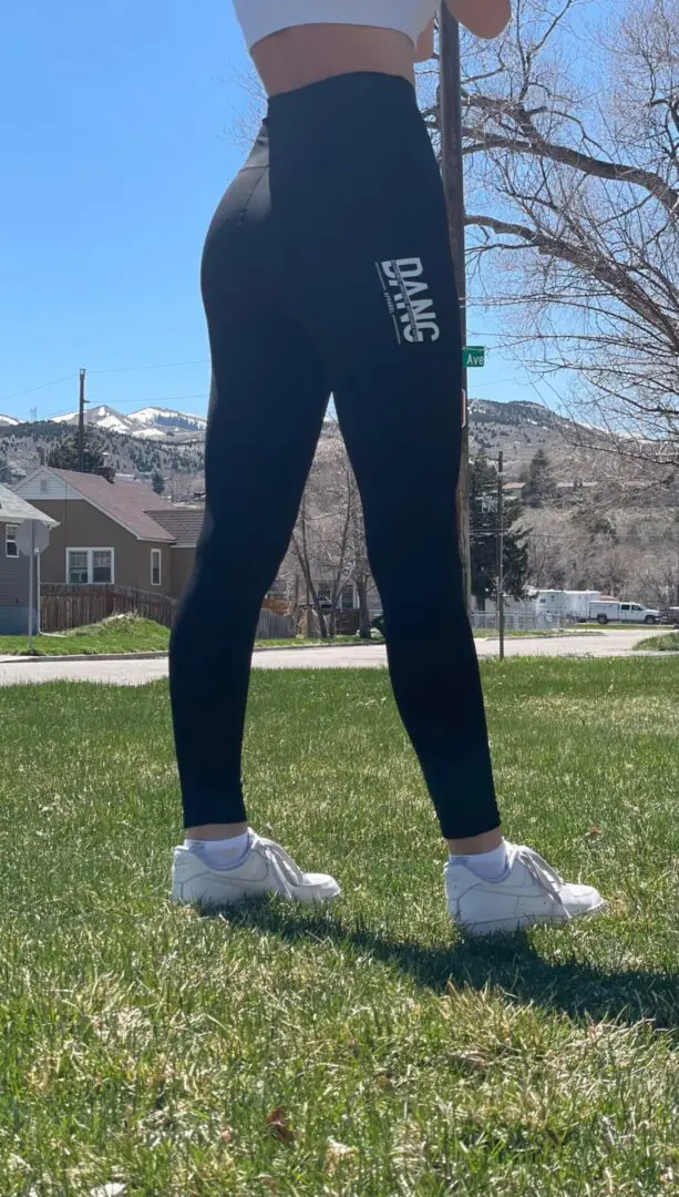 black back side black side one pocket legging
